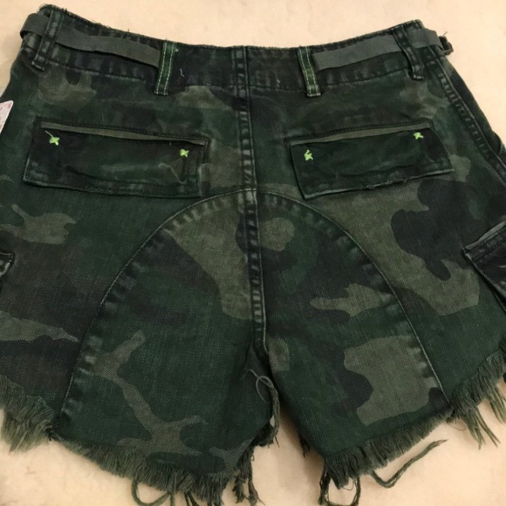Free People Commander Cut Off Shorts.0,2,4,6,8 - Picture 2 of 9
